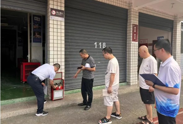 南充中专开展暑期校园安全隐患大排查