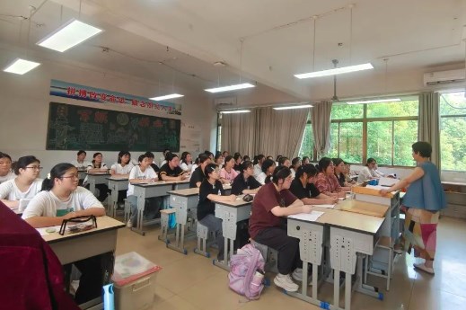 “新”心相印 共赴新程——如皋中专开学啦