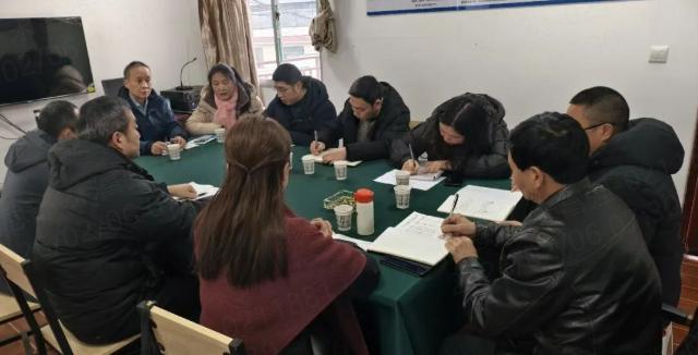 利州中专赴旺苍县古松村开展驻村帮扶干部轮换交接工作