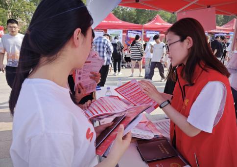 重庆女孩春招考试475读什么学校好