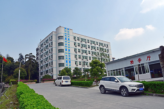 重庆市红春藤技工学校招生条件、招生对象、招生分数